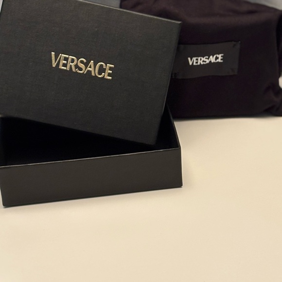 Versace Burgundy Quilted Wallet with Gold Medusa - Picture 9 of 11